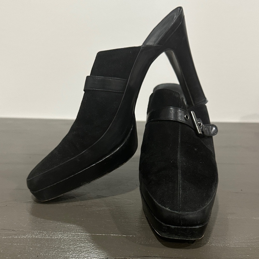 Stuart Weitzman Black Suede Ladies Mules - Picture 5 of 5
